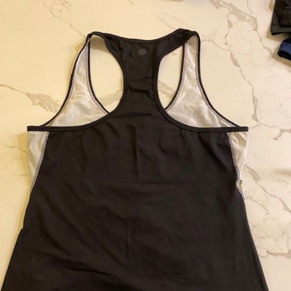 Set of 4 Athleta fitness tanks, size Medium - Picture 4 of 9